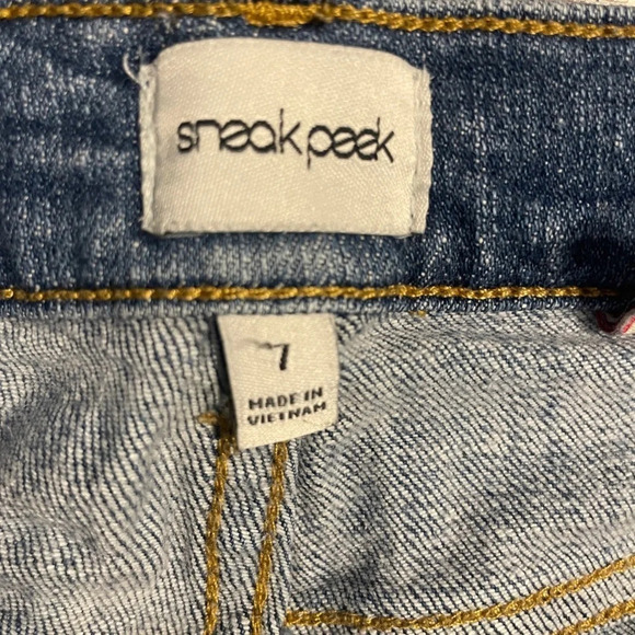 Sneak Peek Distressed Jeans Size 7 Womens - Picture 5 of 7